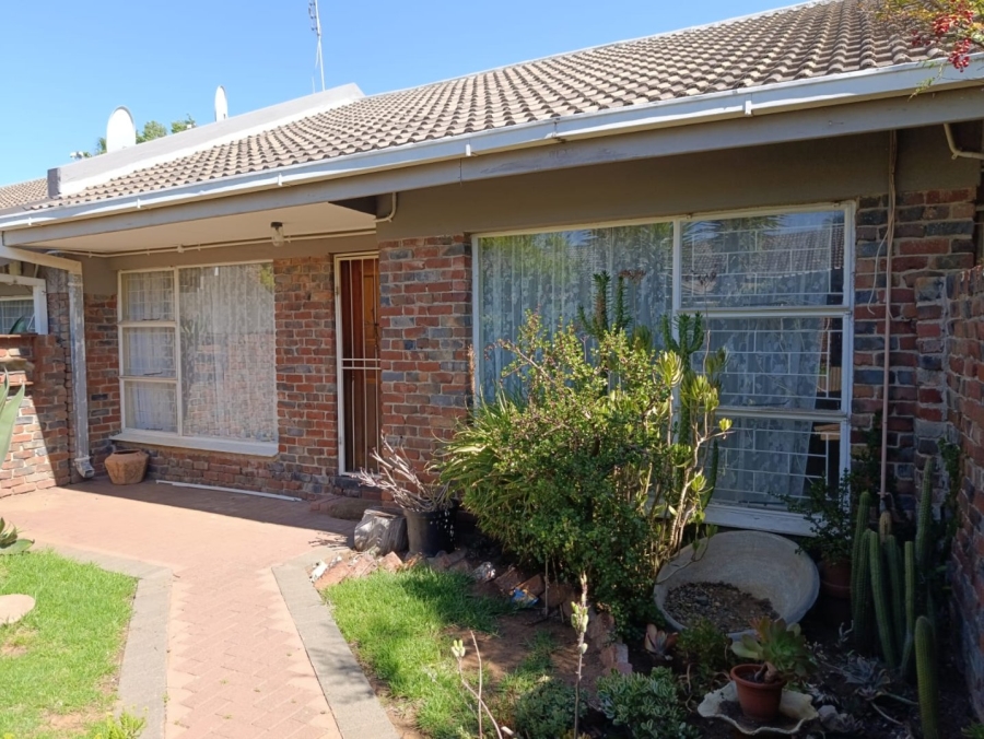 2 Bedroom Property for Sale in Pellissier Free State